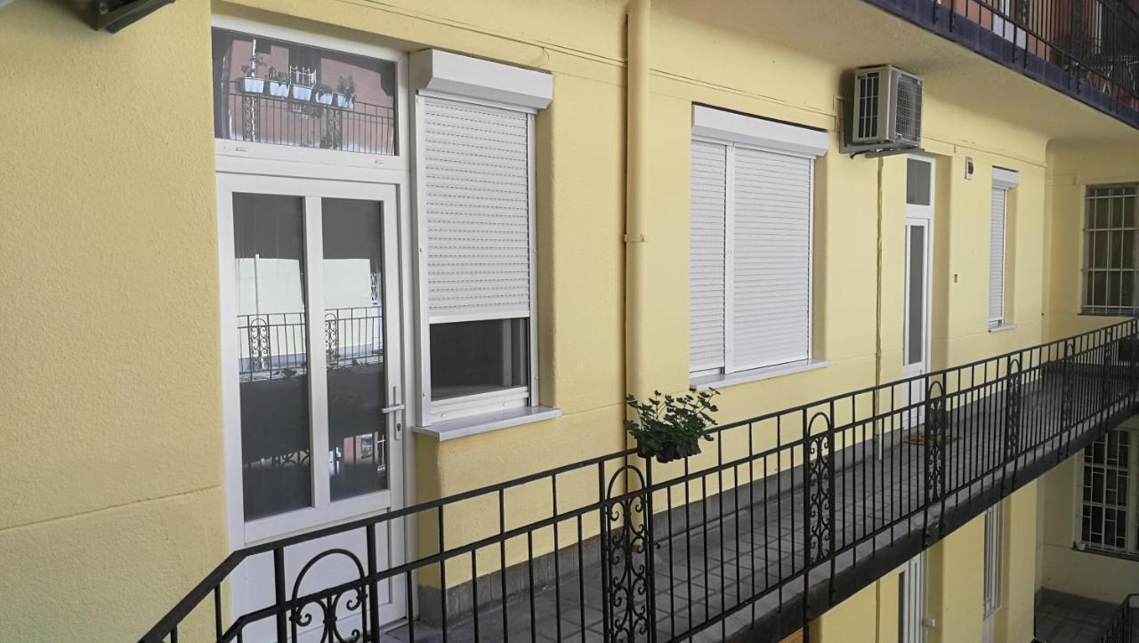 Apartman Greyblack Styles